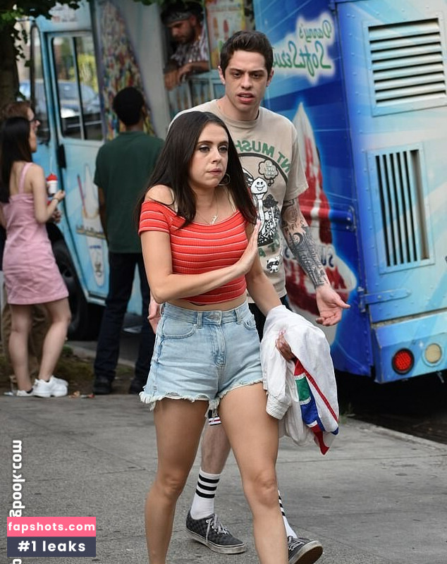 Bel Powley gallery photo #16