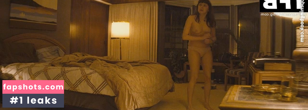 Bel Powley gallery photo #36