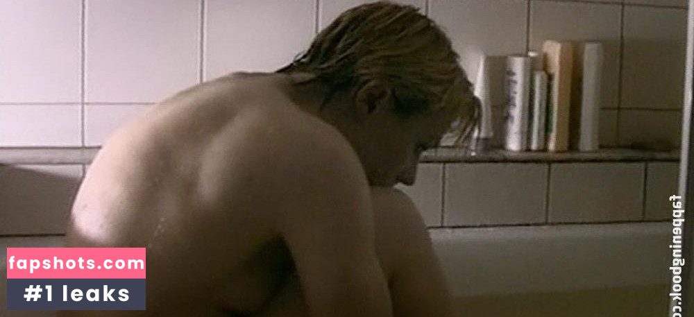 Belinda McClory Nude Leaks OnlyFans Photos #23 - LeakJerk