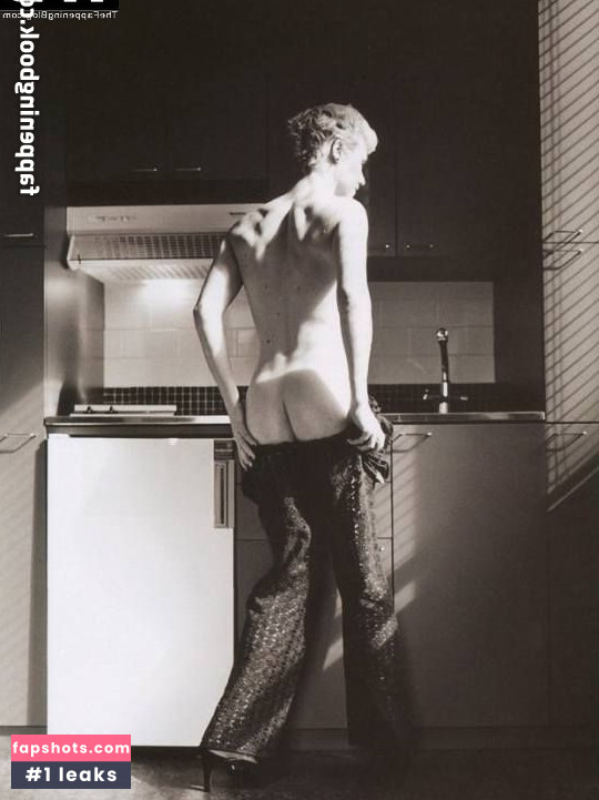 Belinda McClory Nude Leaks OnlyFans Photos #6 - LeakJerk