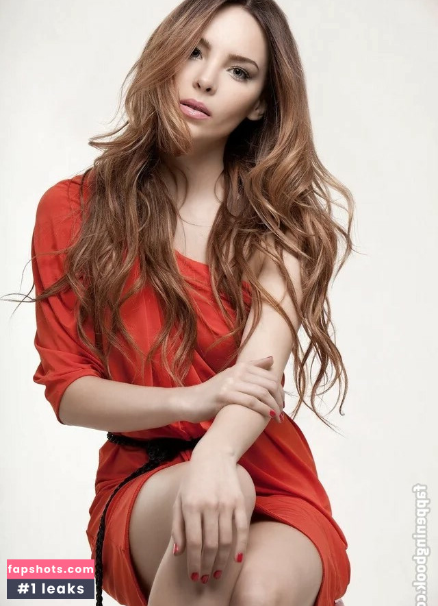 Belinda Peregrin gallery photo #17