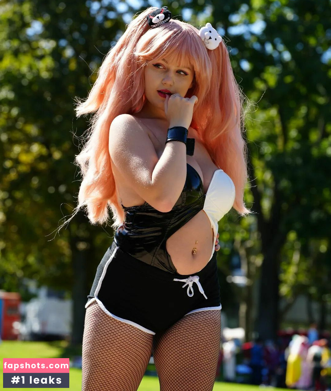 bella__55411 gallery photo #22