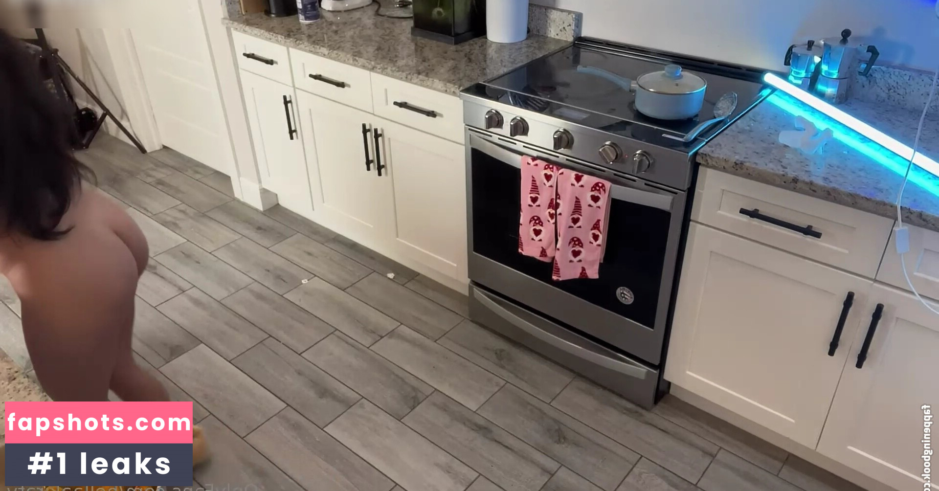 Bella Akira gallery photo #3