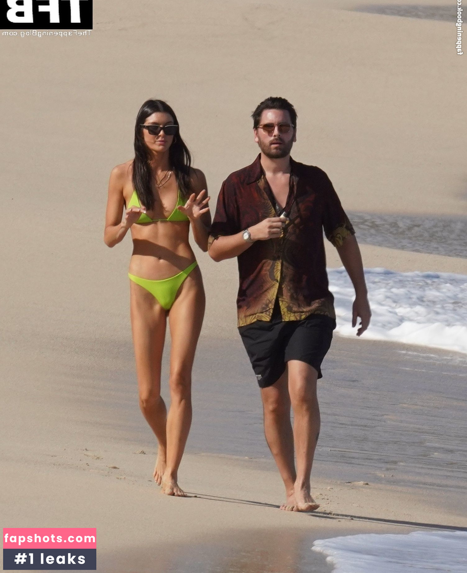 Bella Banos gallery photo #20