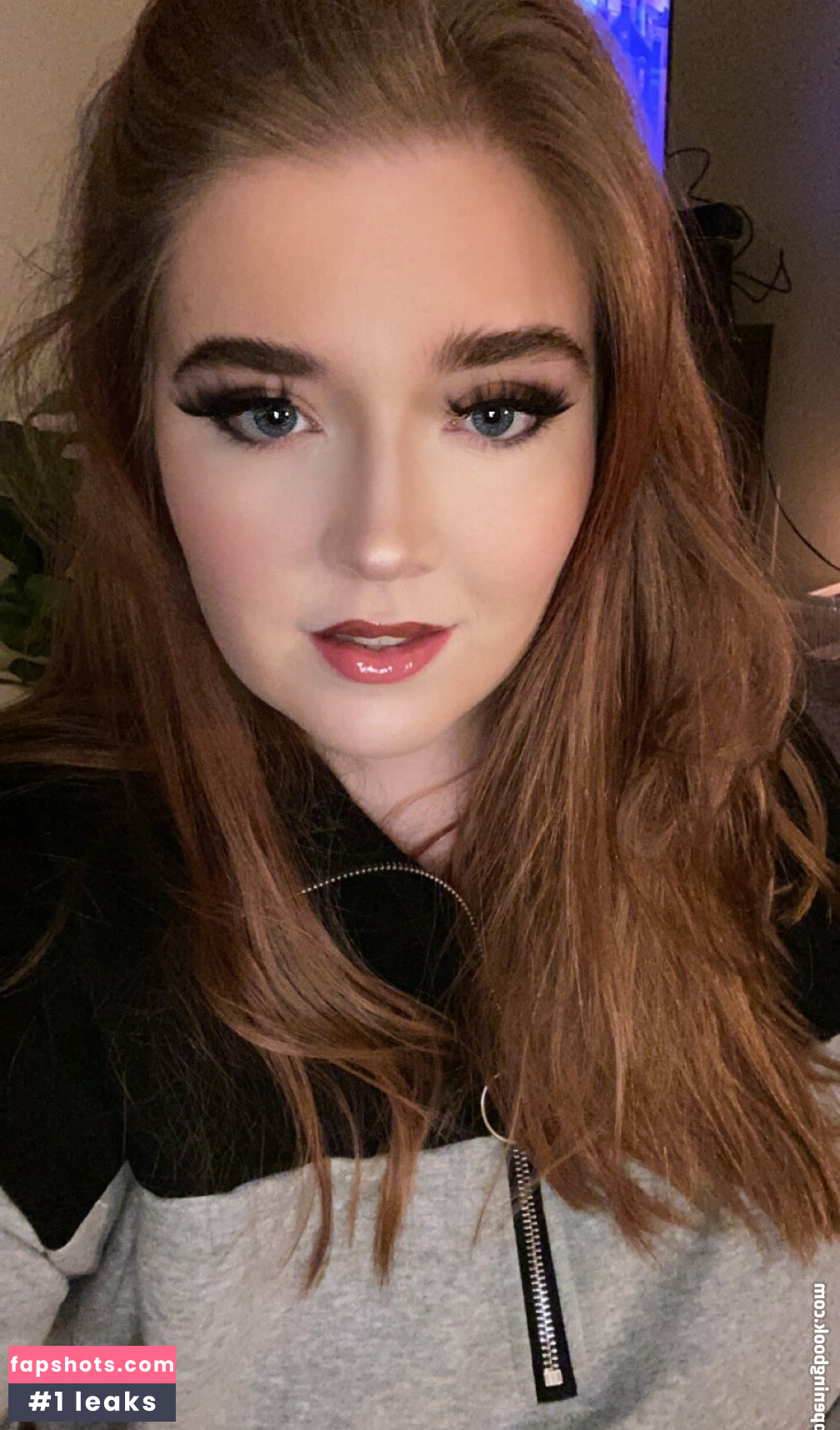 Bella Bay nude babe gallery