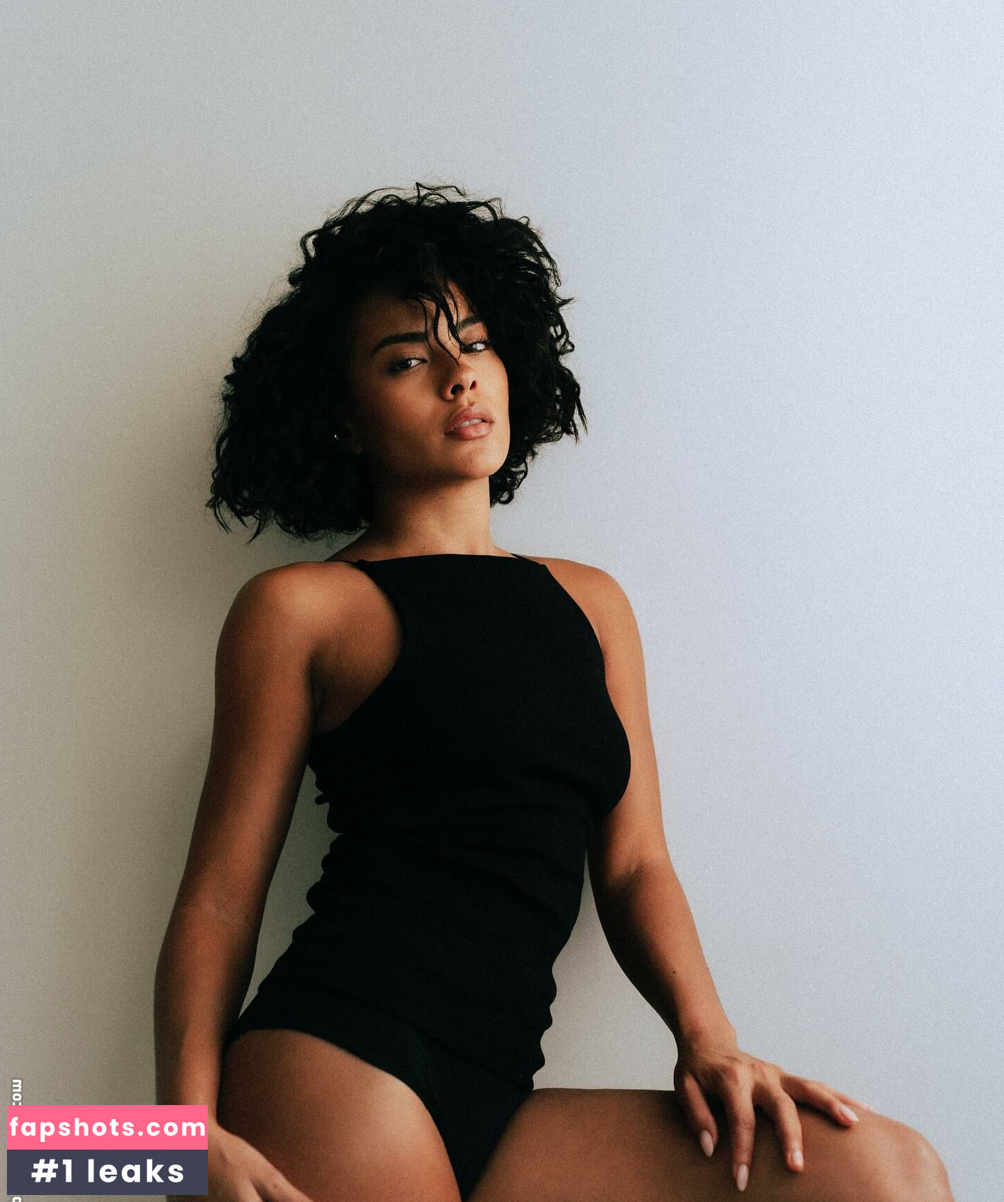 Bella Campos gallery photo #37