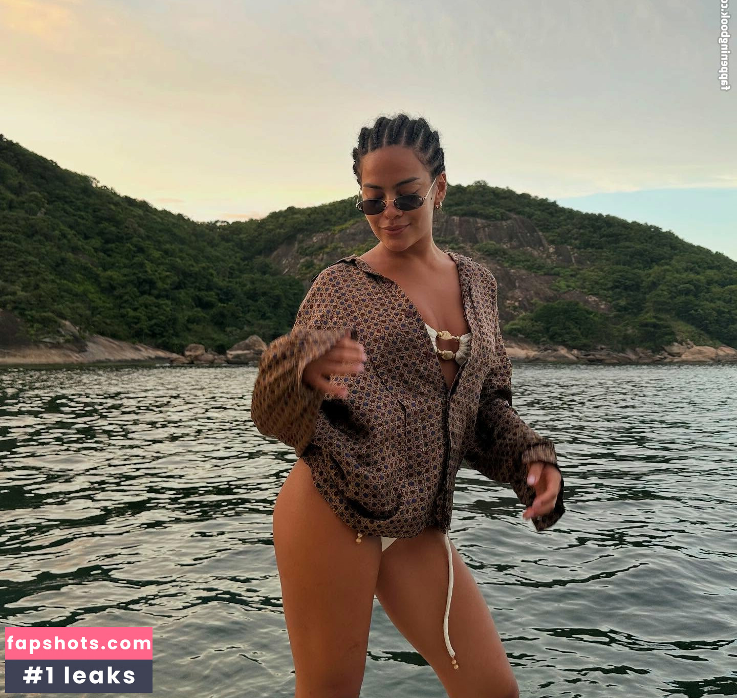 Bella Campos gallery photo #38