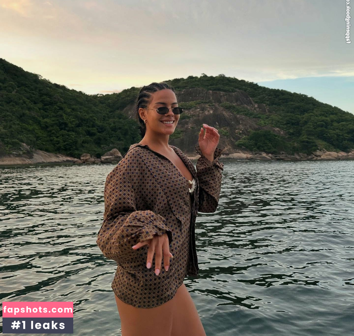 Bella Campos gallery photo #39