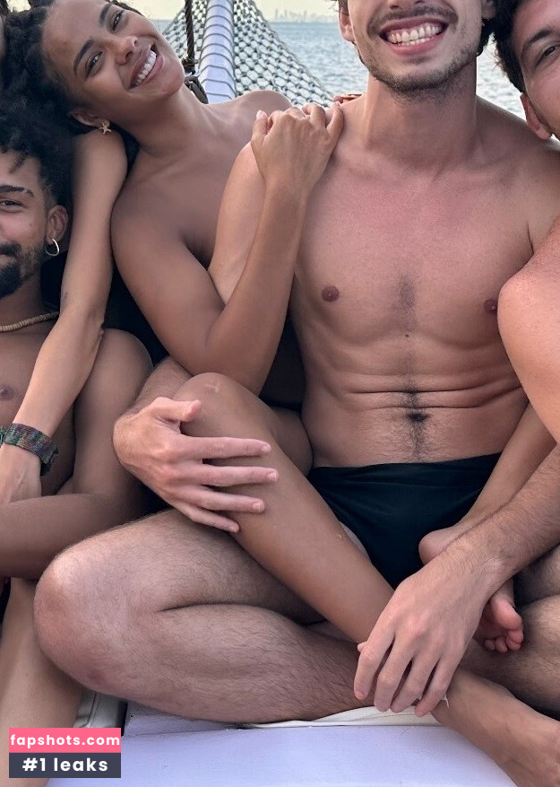 Bella Campos gallery photo #59