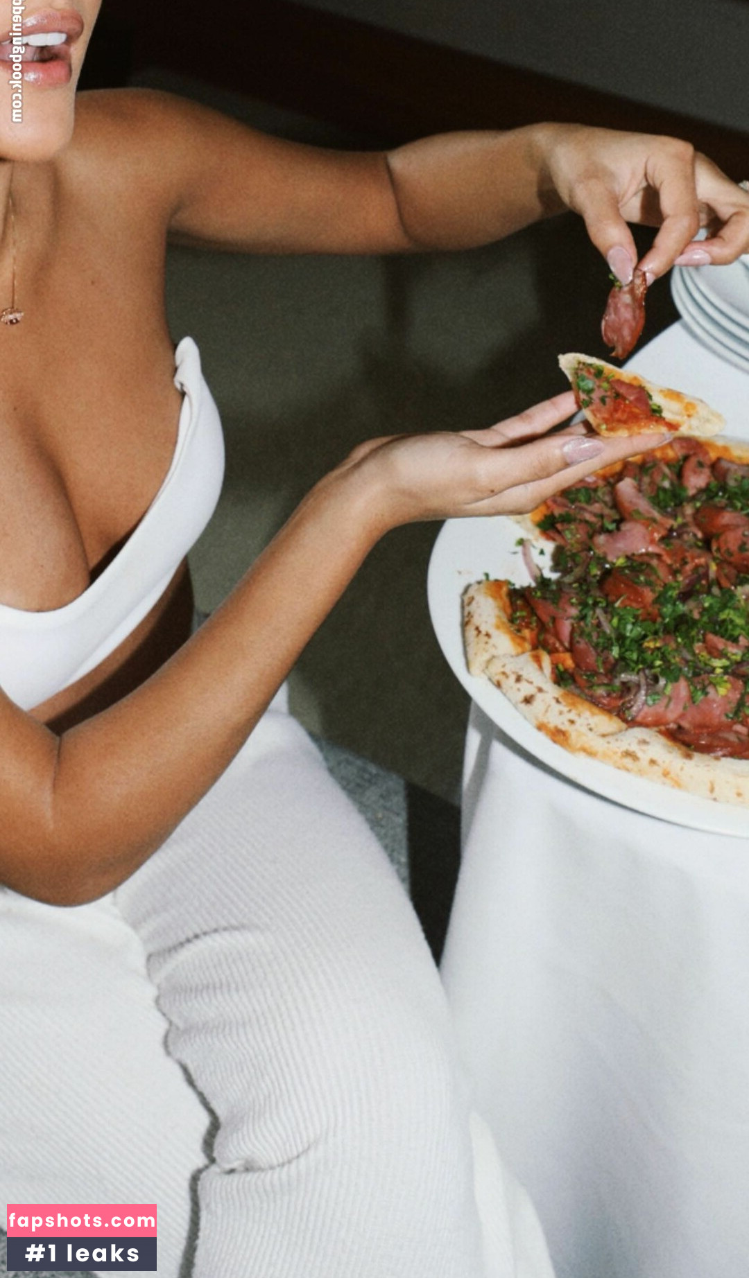 Bella Campos gallery photo #76