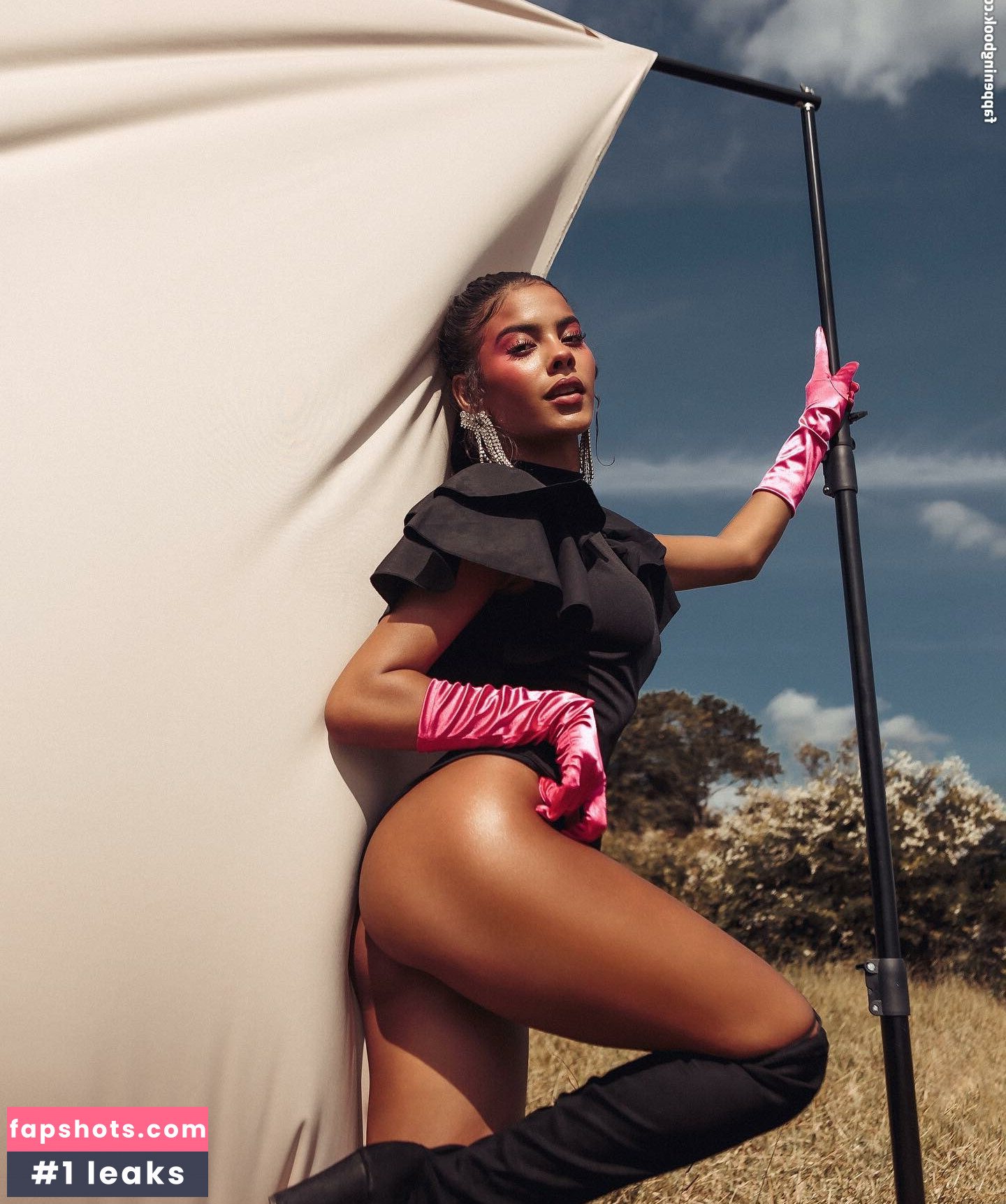 Bella Campos gallery photo #85