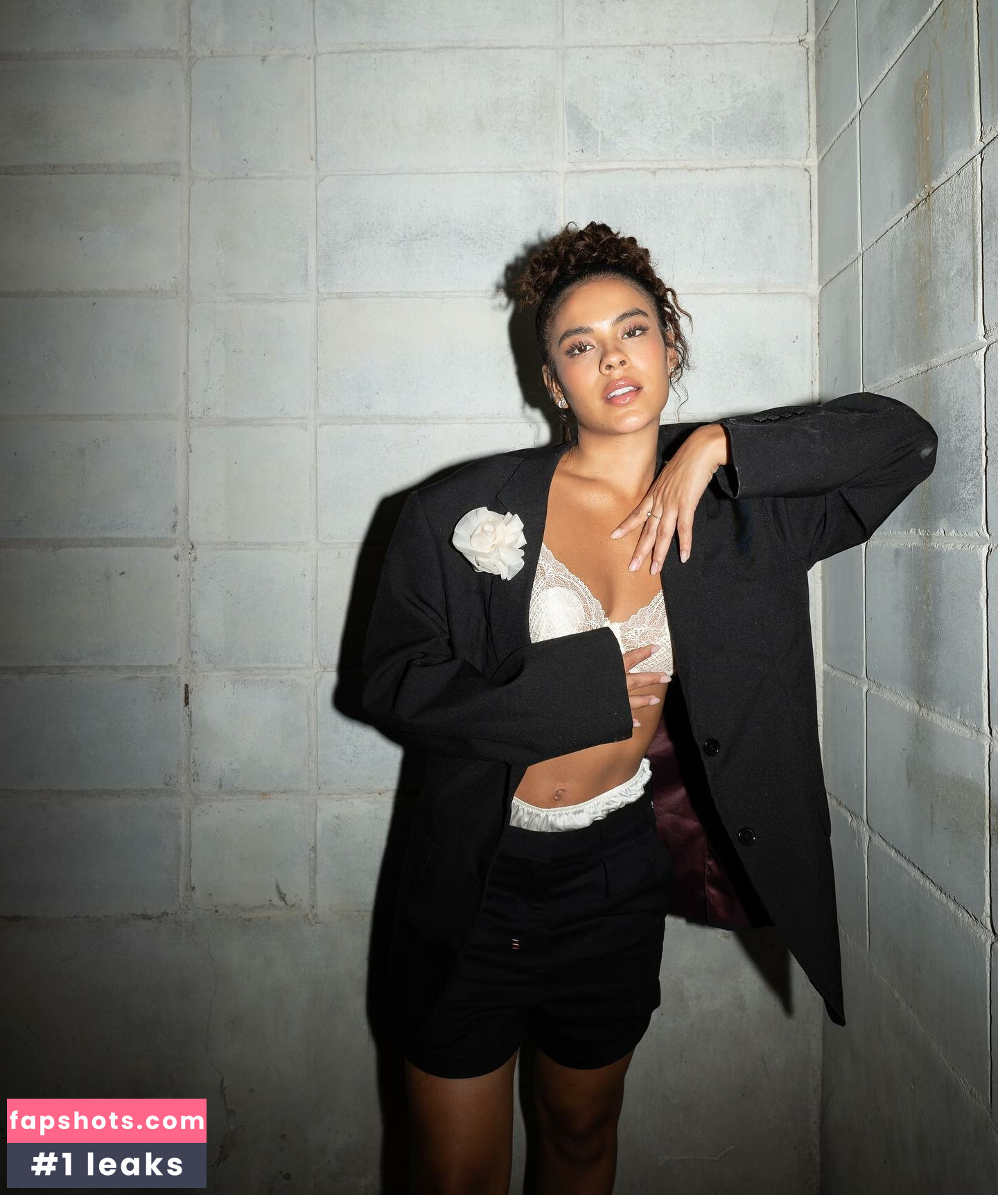 Bella Campos gallery photo #86