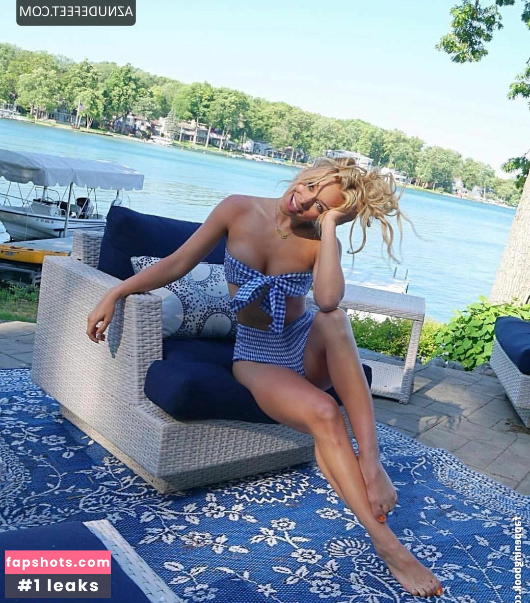 Bella Chadwick gallery photo #14