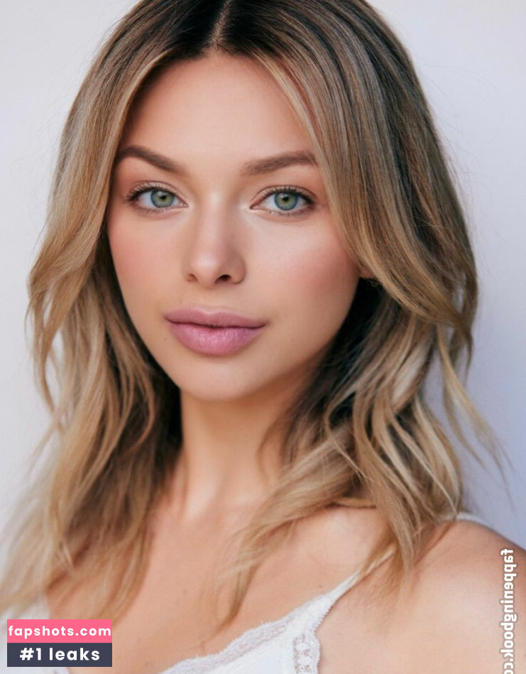 Bella Chadwick gallery photo #22