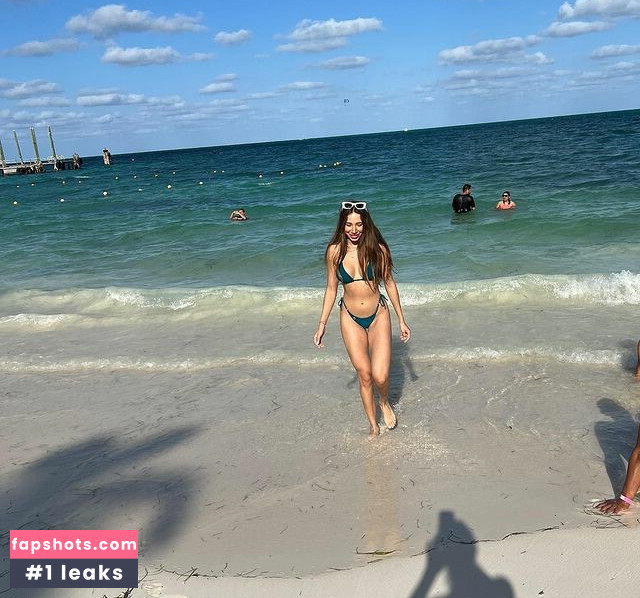 Bella Ciccone gallery photo #11