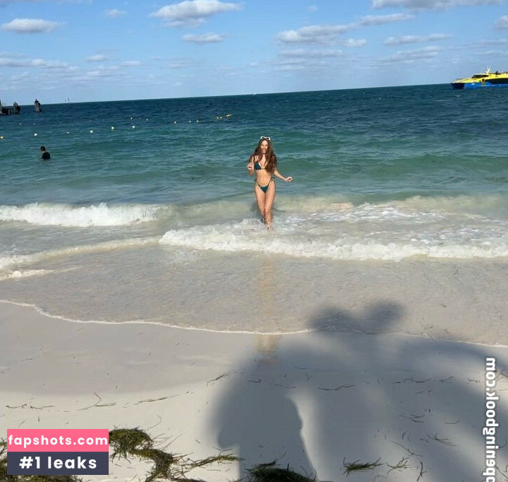 Bella Ciccone gallery photo #3