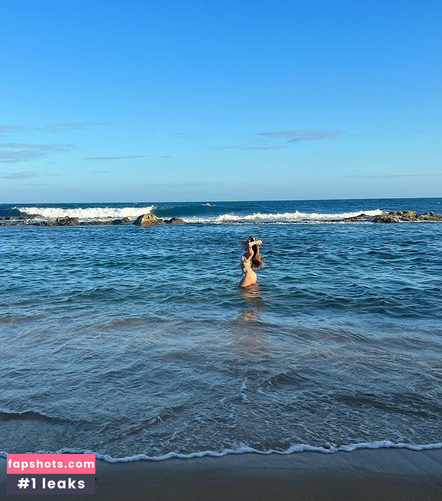 Bella Ciccone gallery photo #5