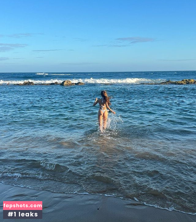 Bella Ciccone nude babe gallery