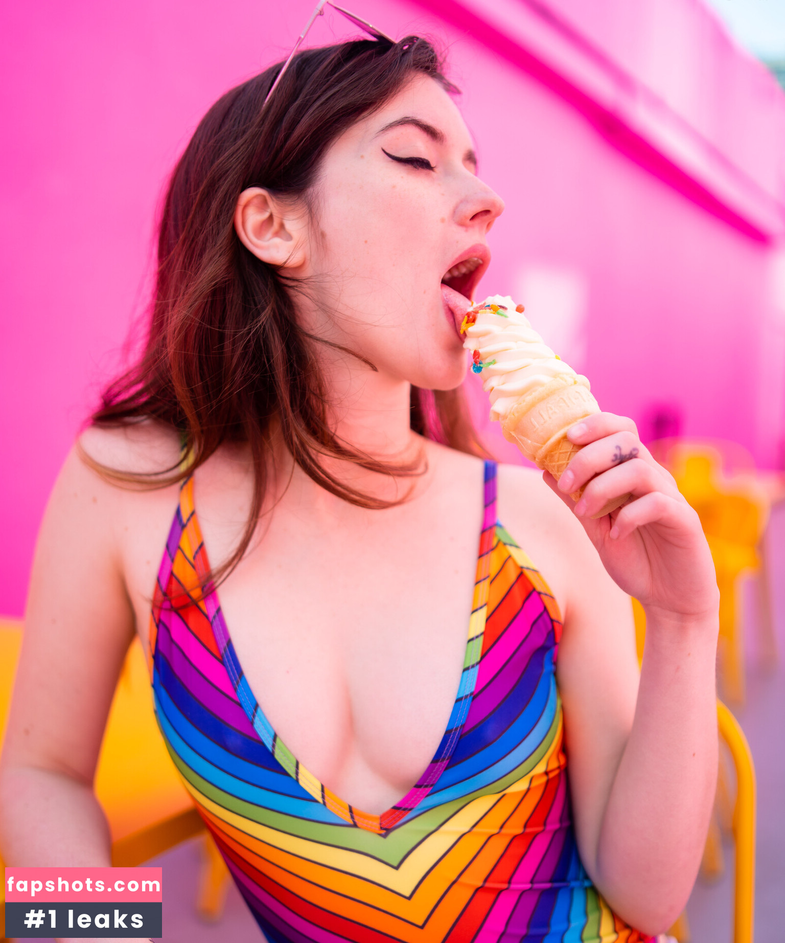 Bella Donna gallery photo #56