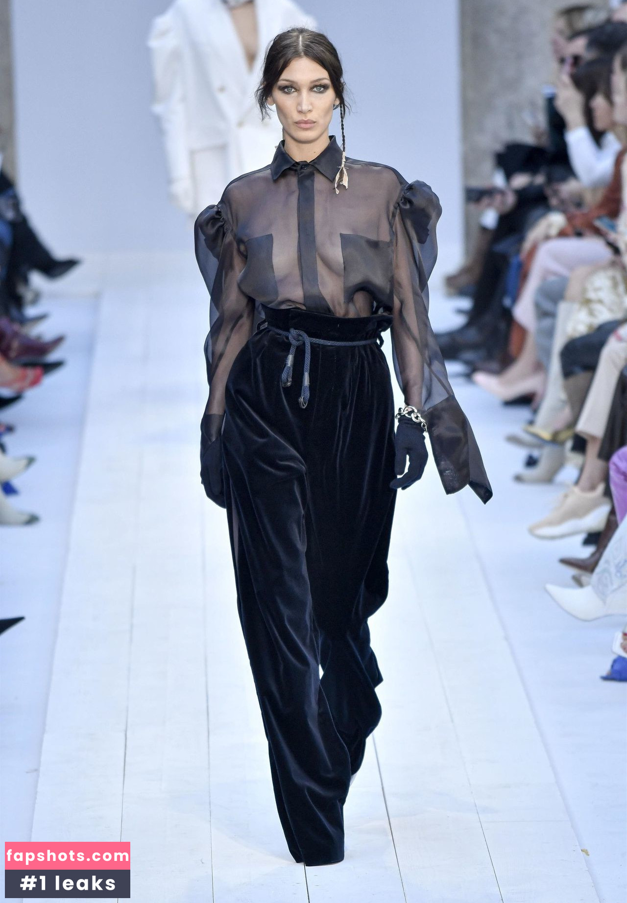 Bella Hadid gallery photo #1327