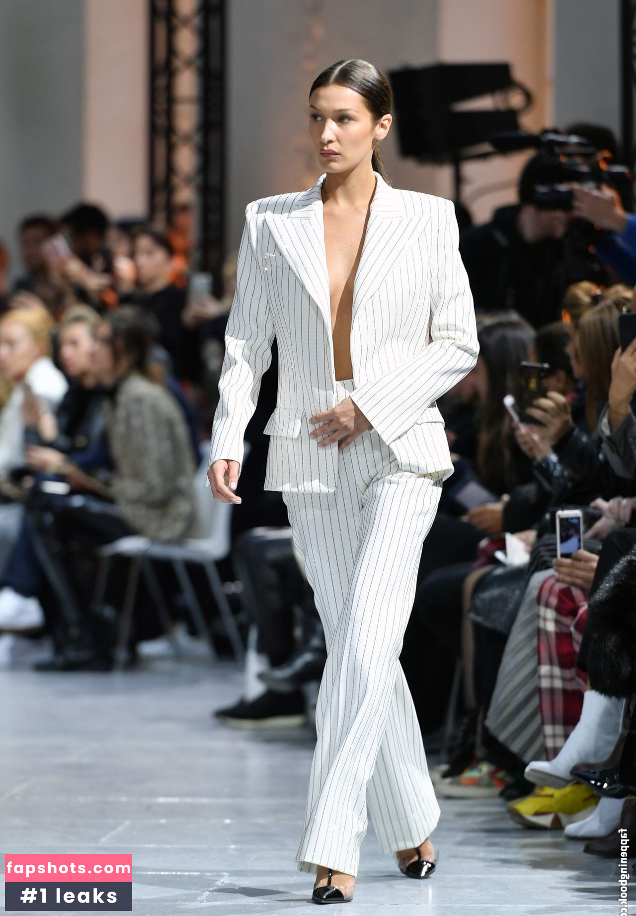 Bella Hadid gallery photo #1359