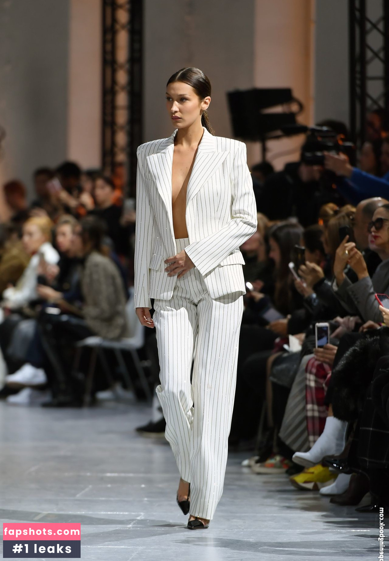 Bella Hadid gallery photo #1362