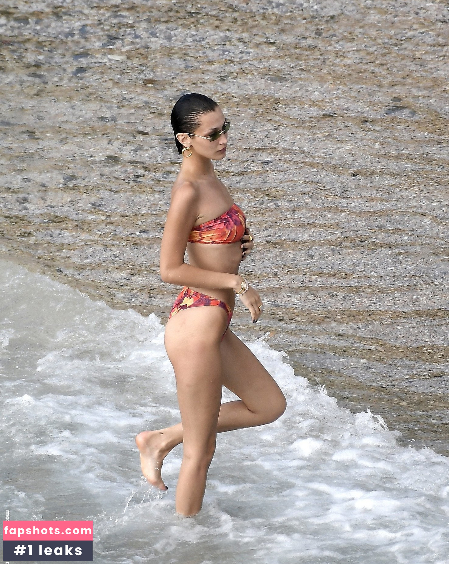 Bella Hadid gallery photo #1478