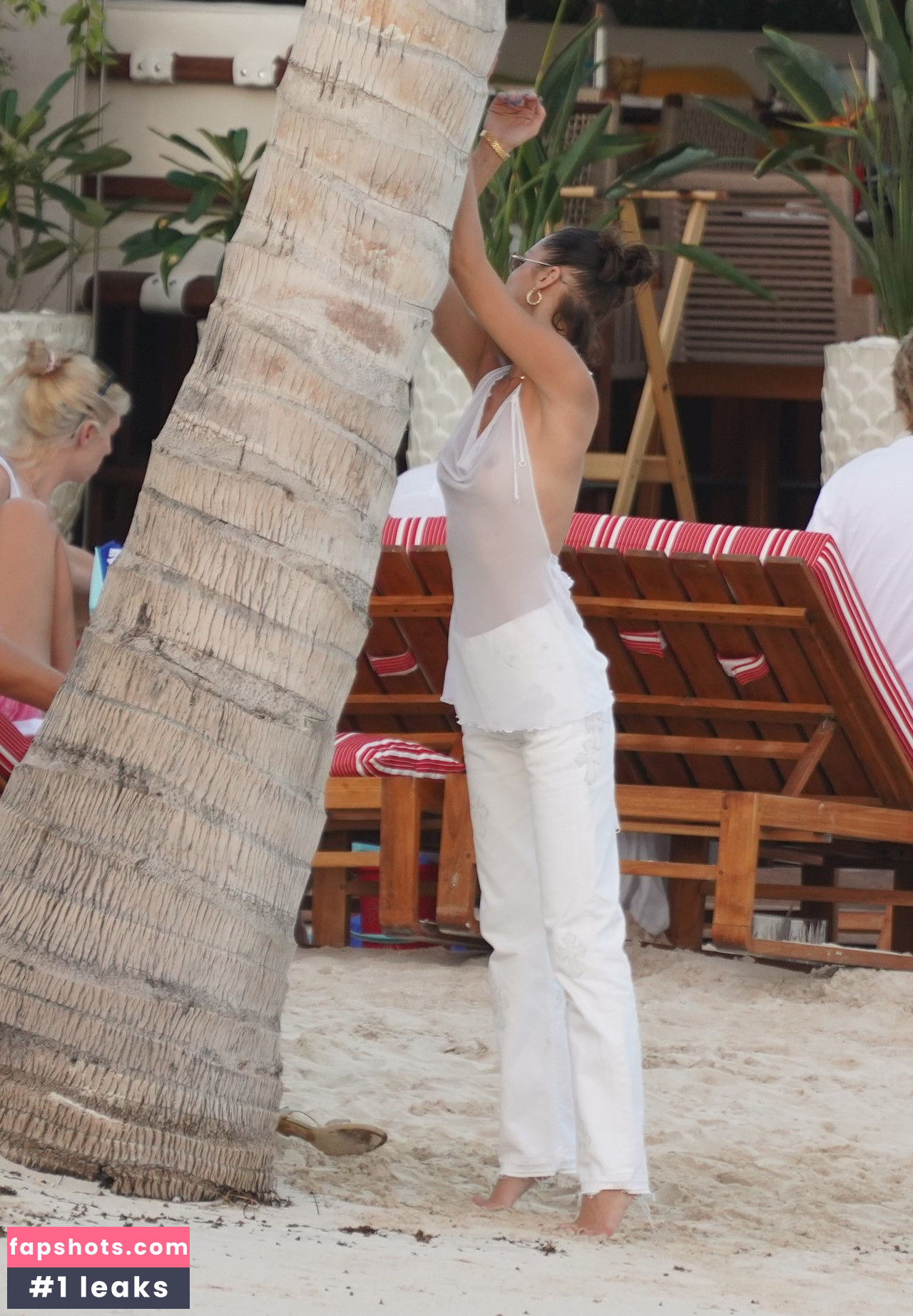 Bella Hadid gallery photo #1482