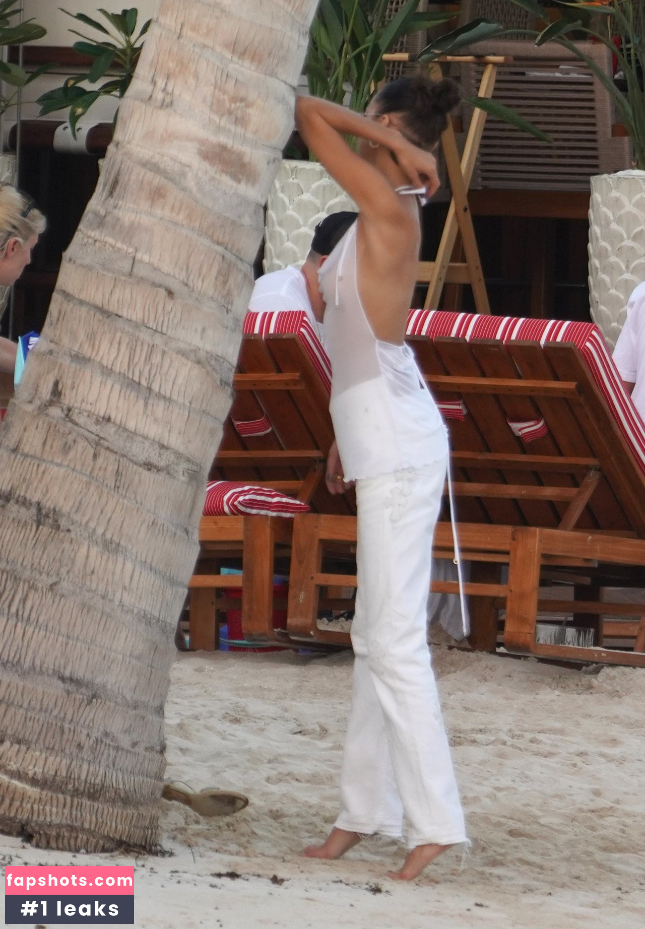 Bella Hadid gallery photo #1483