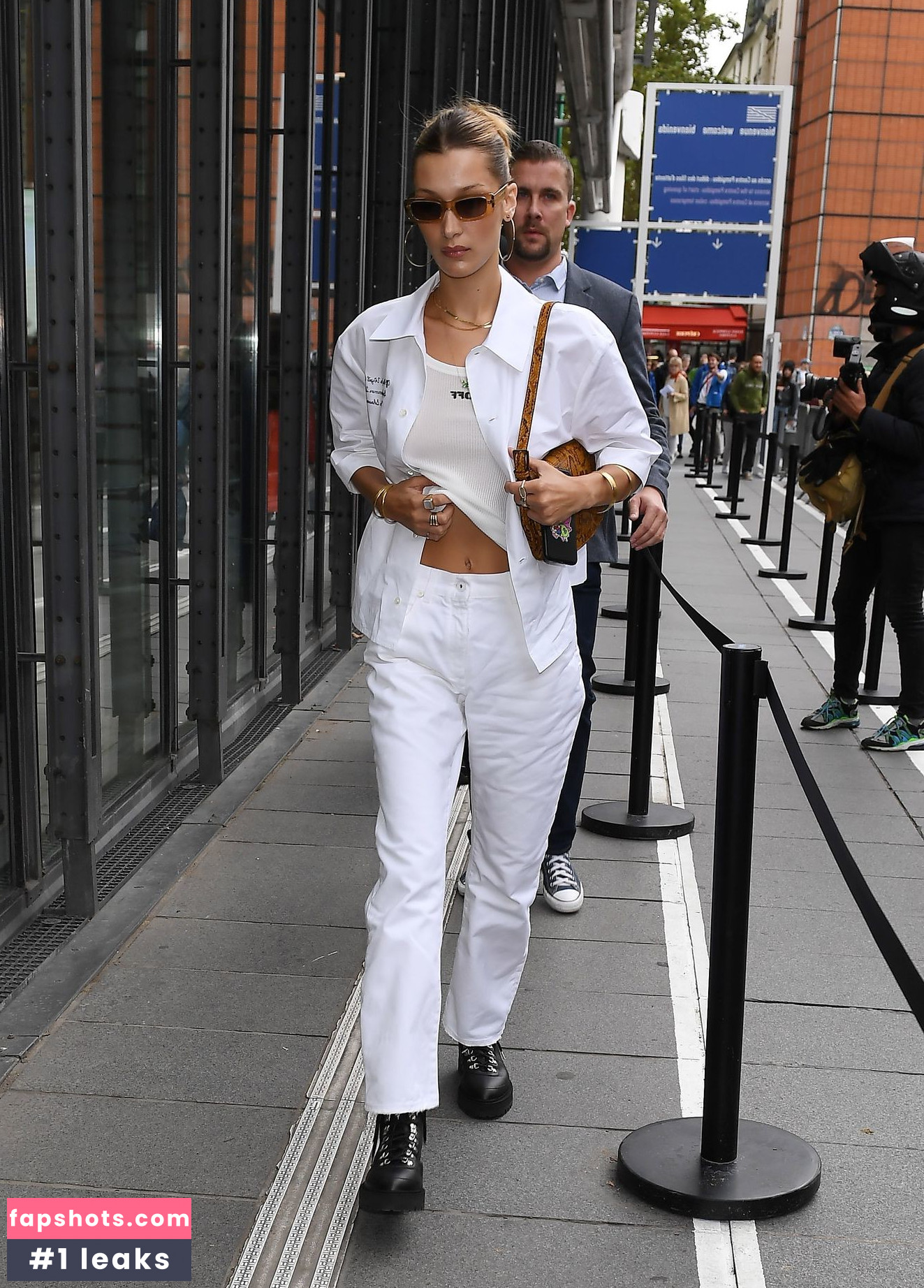 Bella Hadid gallery photo #1636