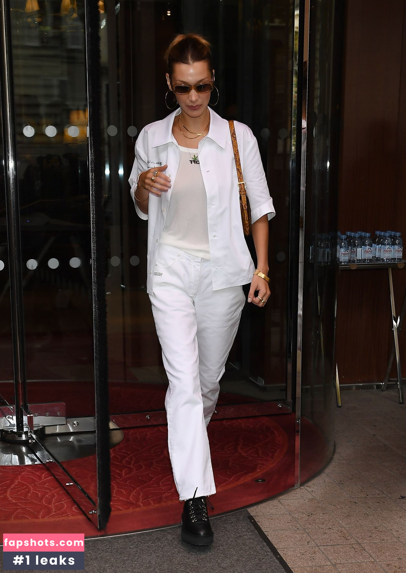 Bella Hadid gallery photo #1642