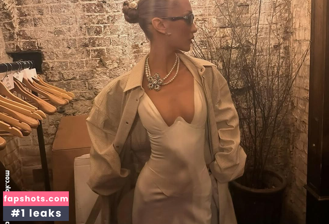 Bella Hadid Filtración Desnuda OnlyFans Foto #4 - Fapshots