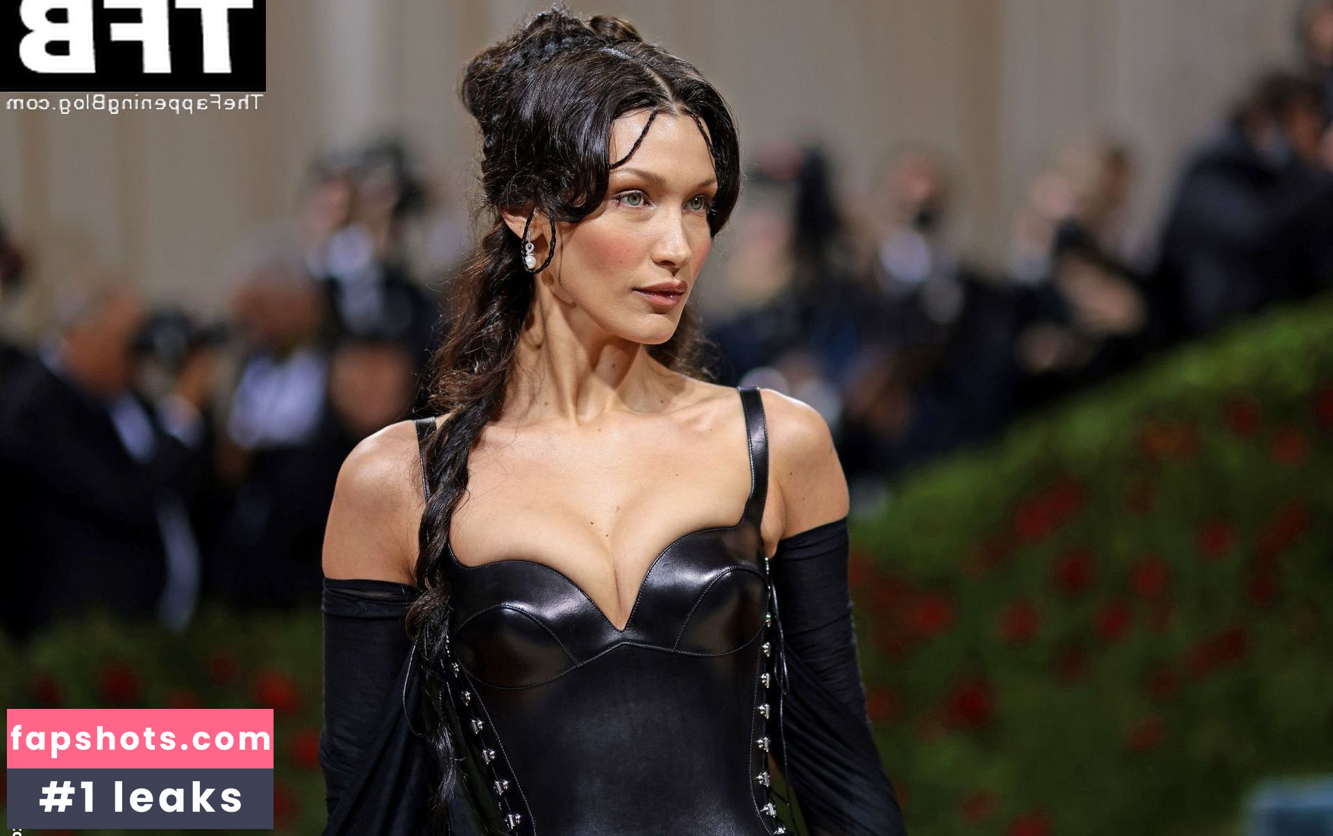 Bella Hadid gallery photo #586