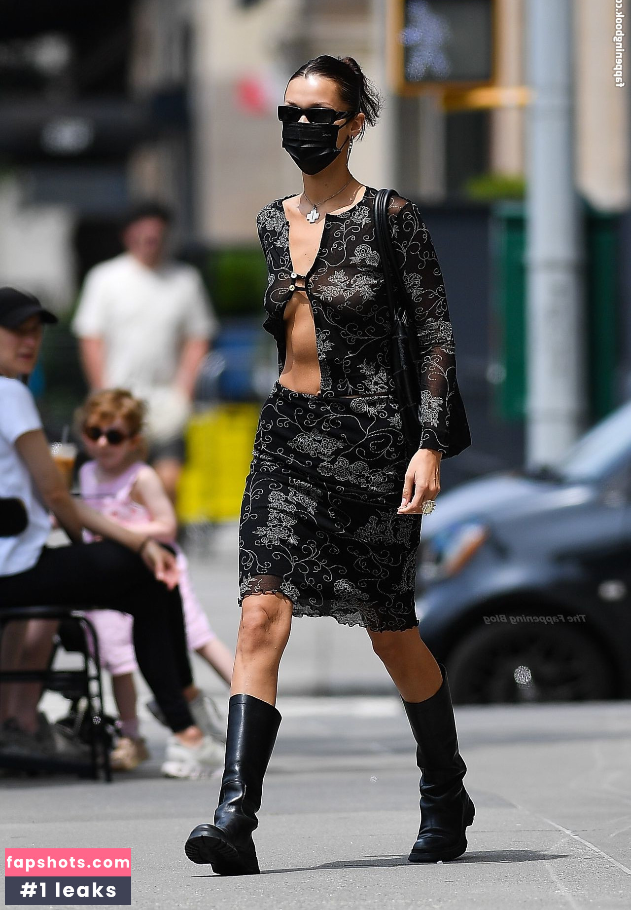 Bella Hadid gallery photo #800