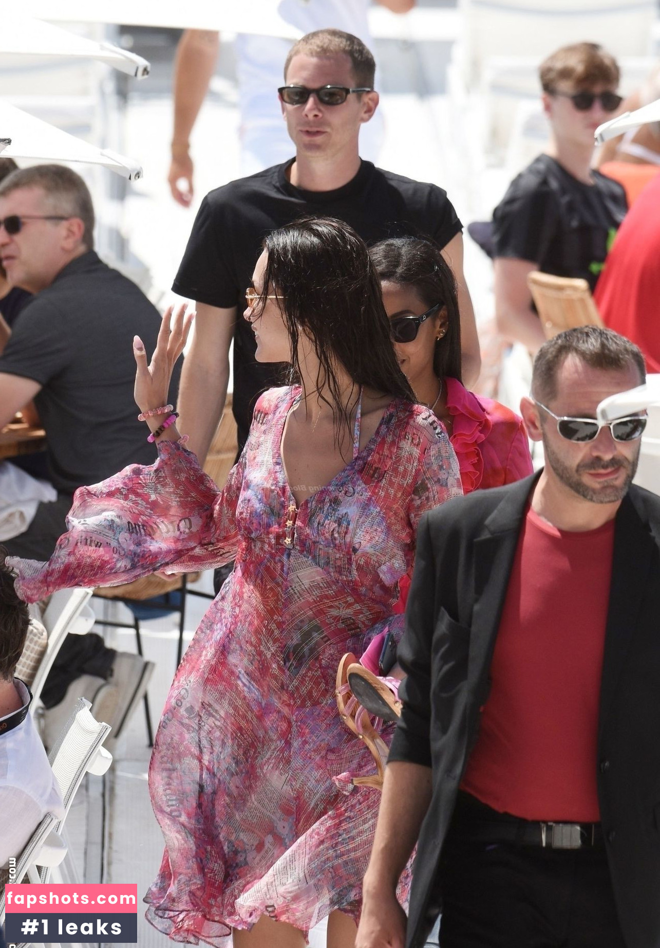 Bella Hadid gallery photo #815