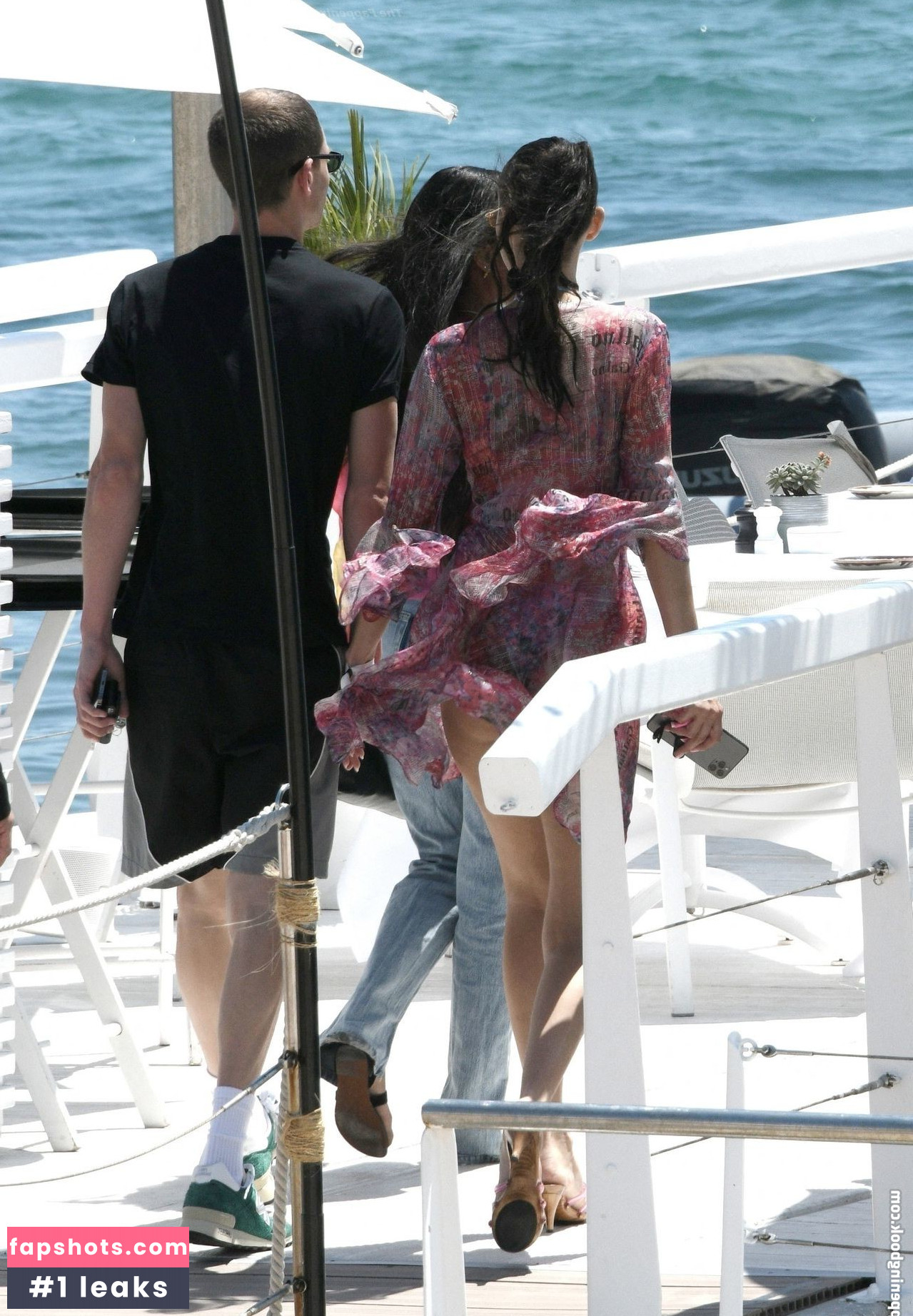 Bella Hadid gallery photo #822