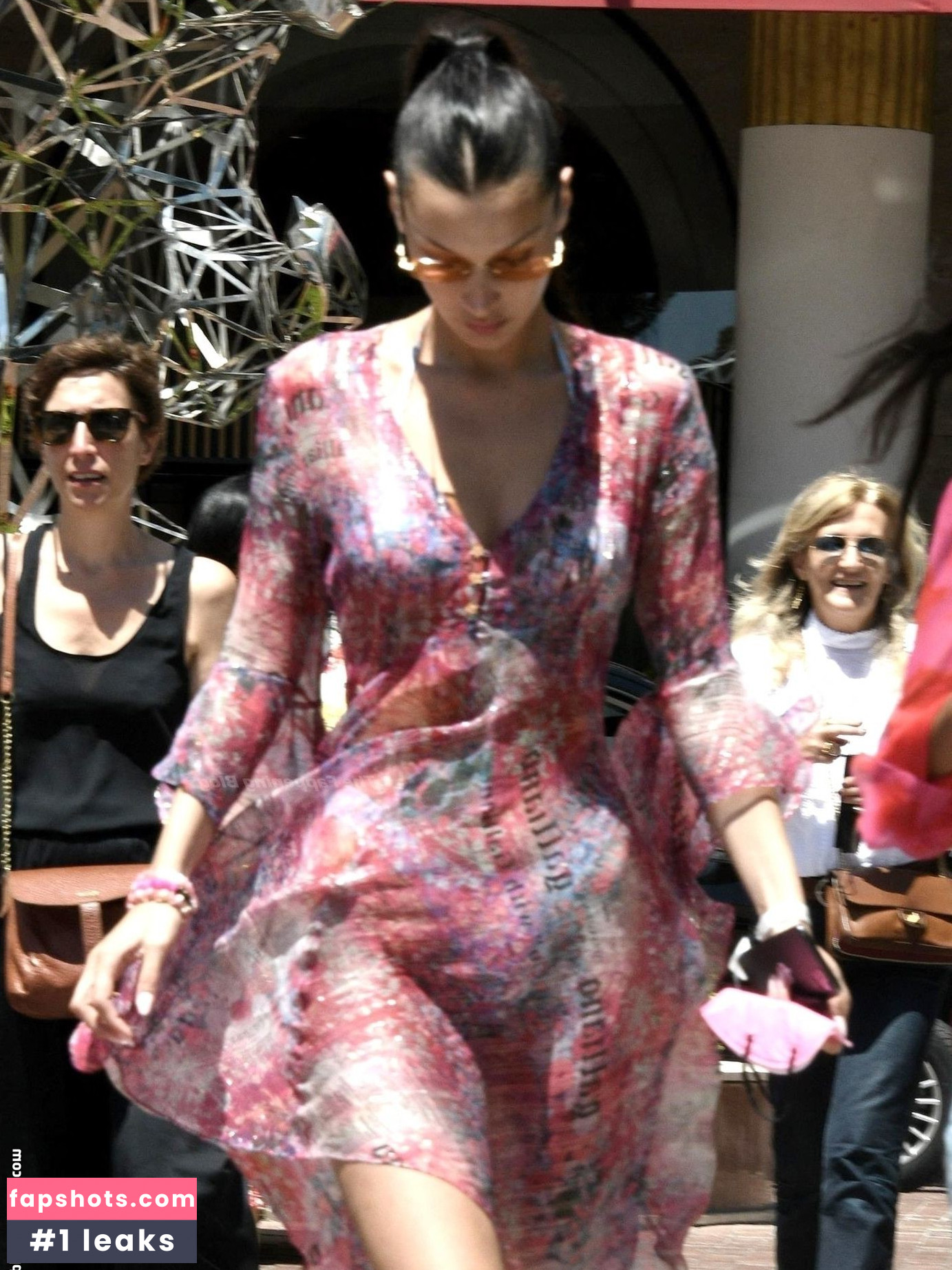 Bella Hadid gallery photo #830