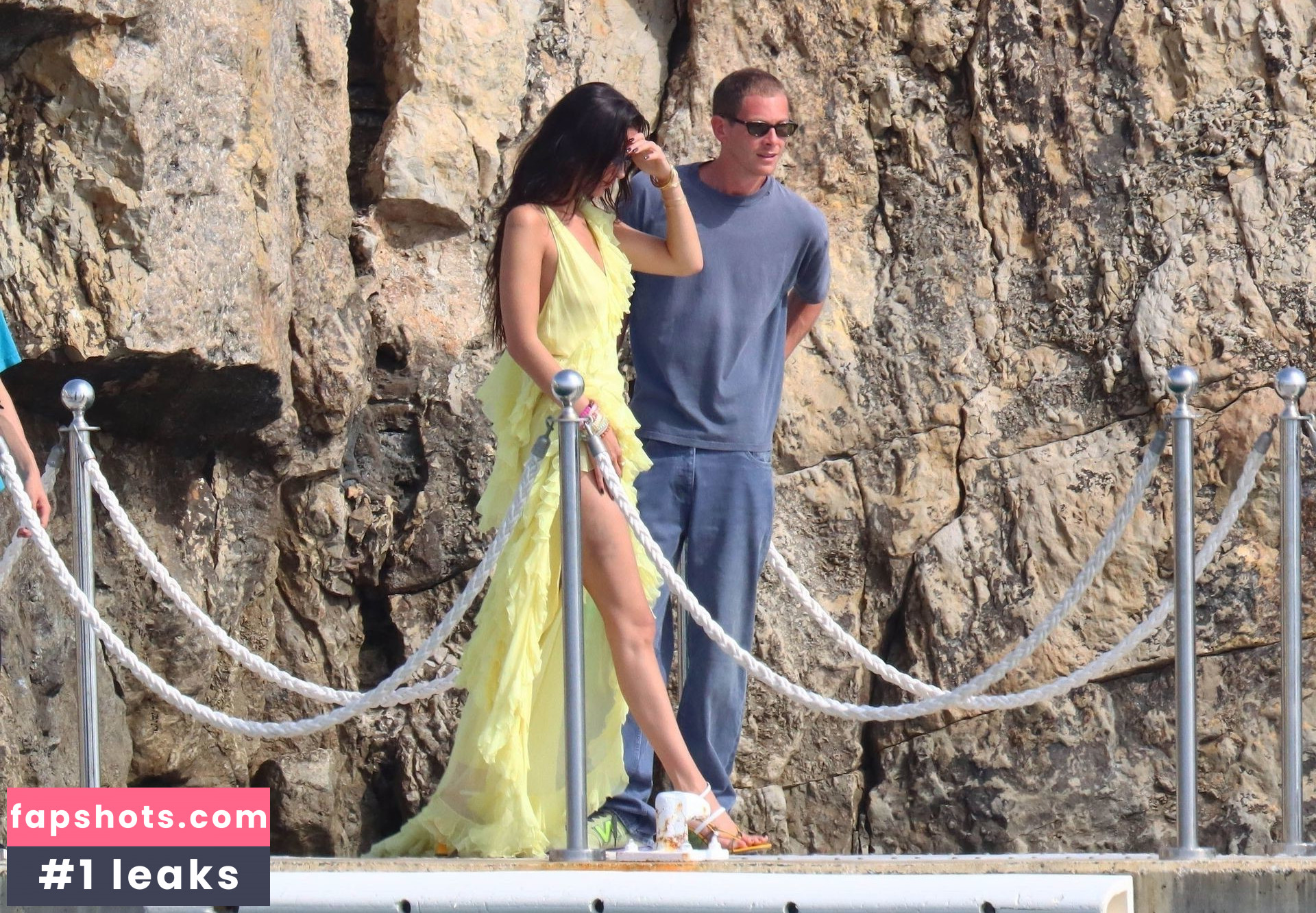 Bella Hadid gallery photo #839