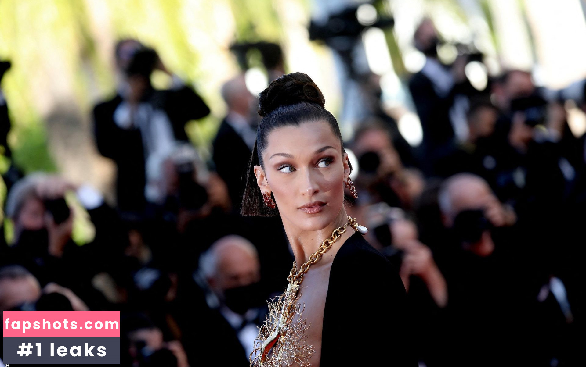 Bella Hadid gallery photo #871