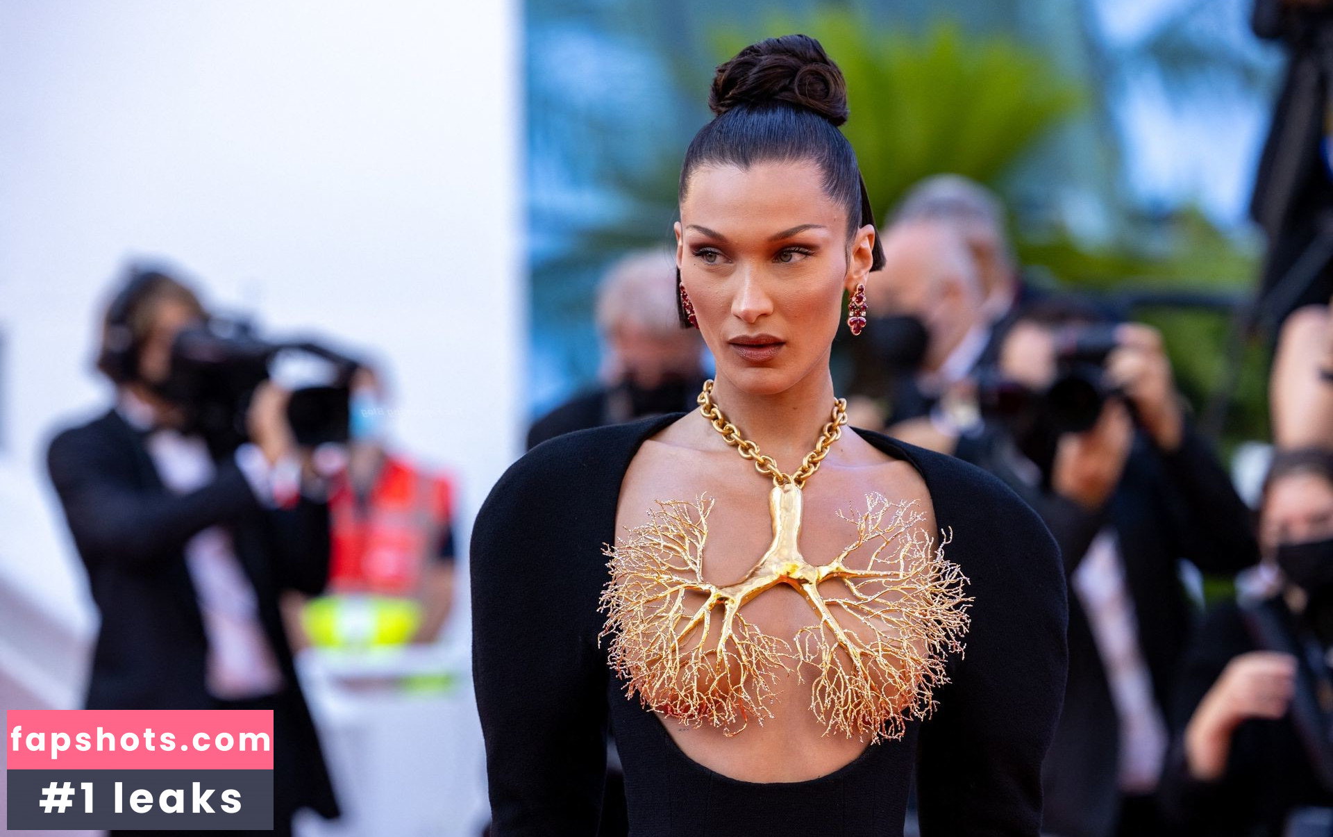 Bella Hadid gallery photo #878