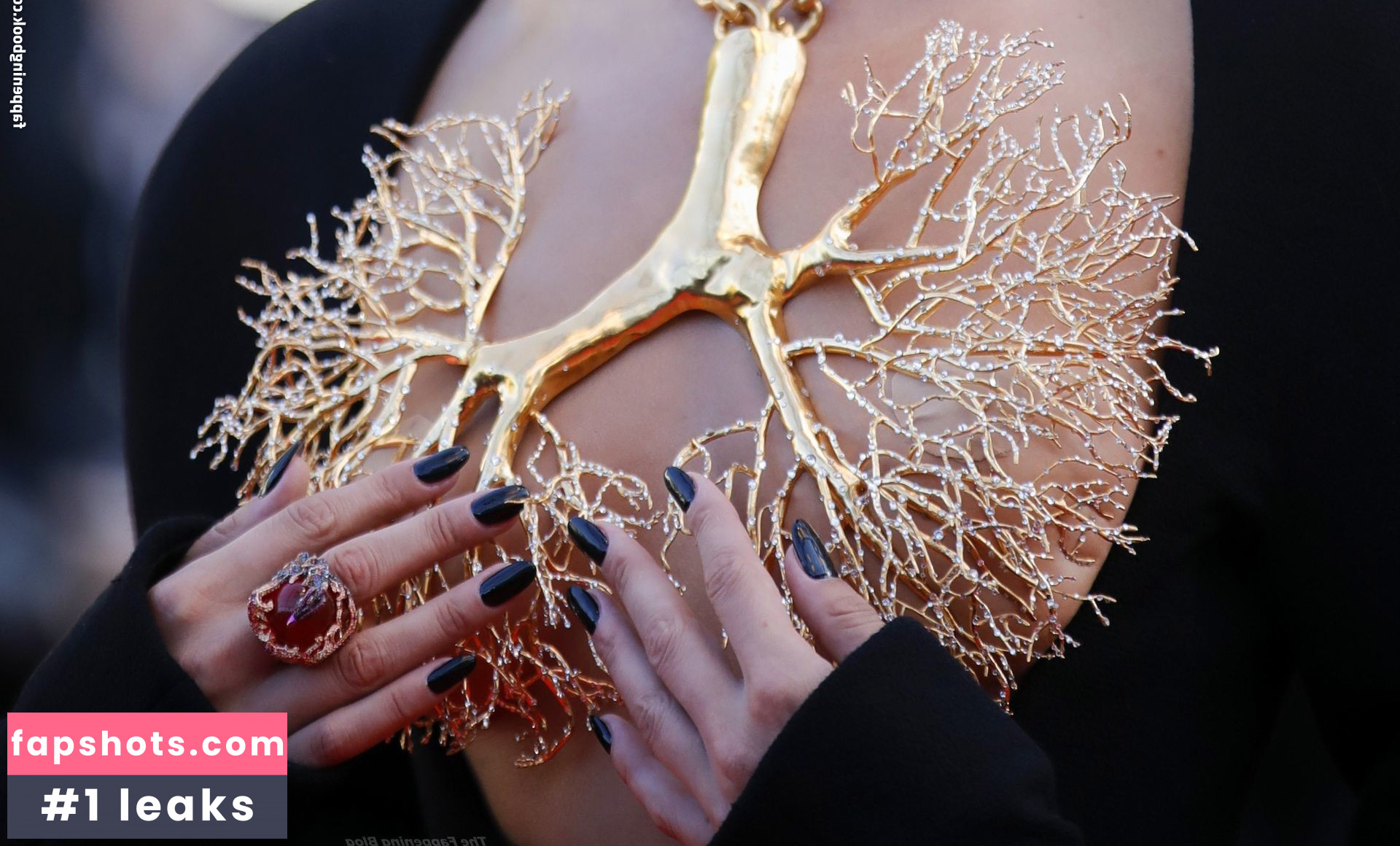 Bella Hadid gallery photo #885