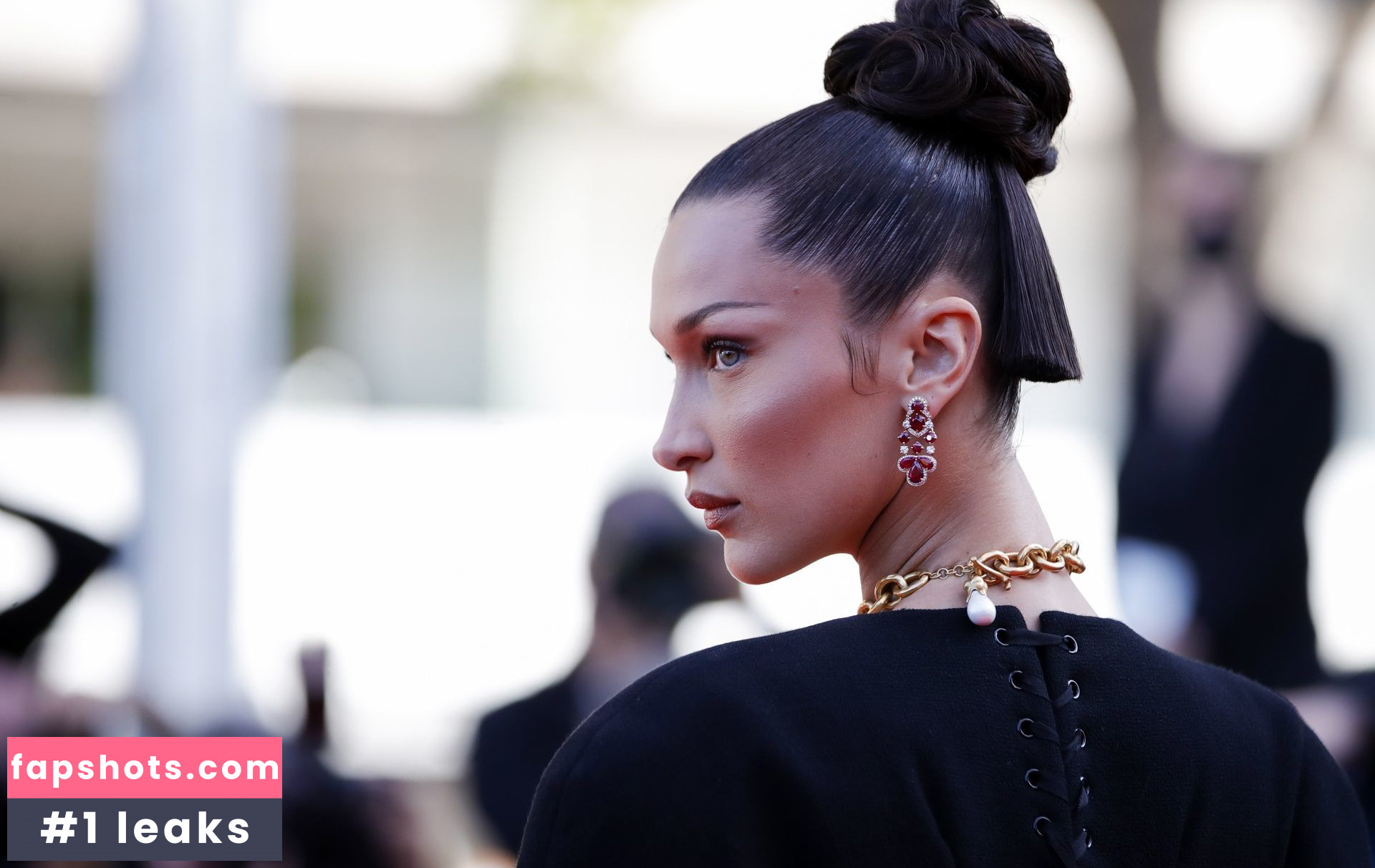 Bella Hadid gallery photo #887