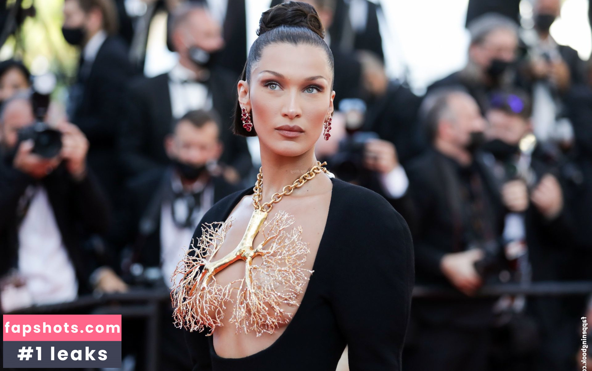 Bella Hadid gallery photo #889