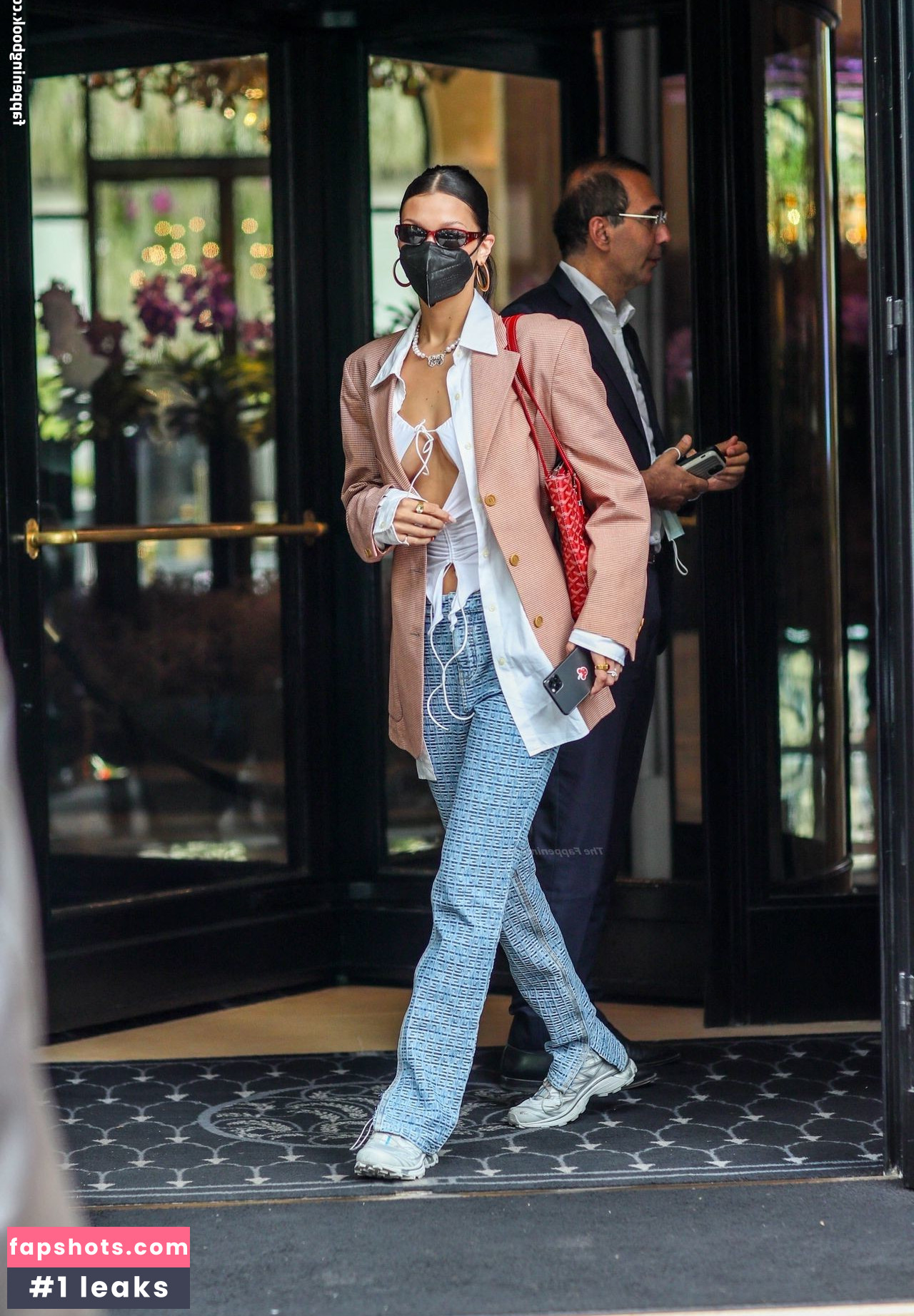 Bella Hadid gallery photo #966