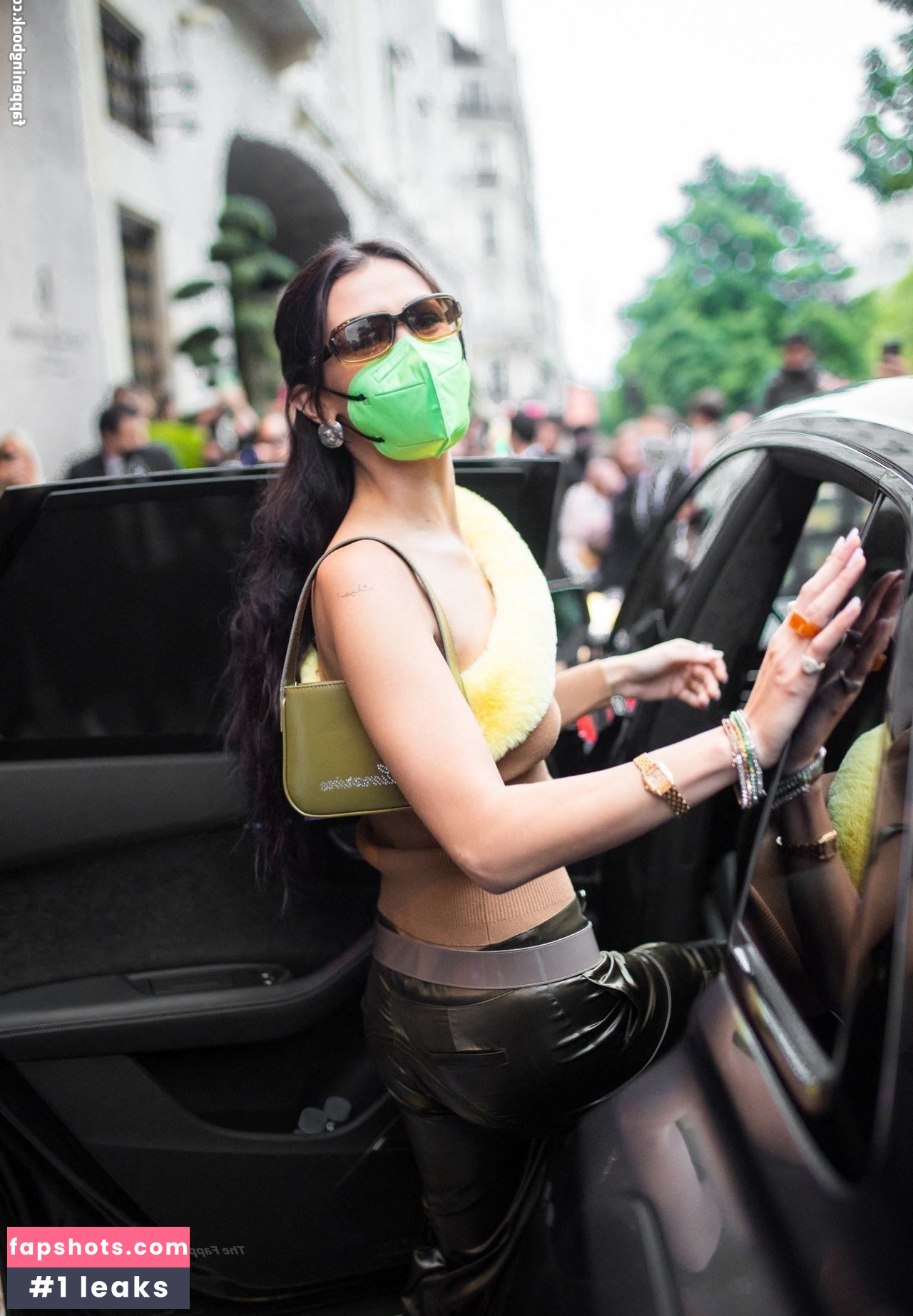 Bella Hadid gallery photo #980