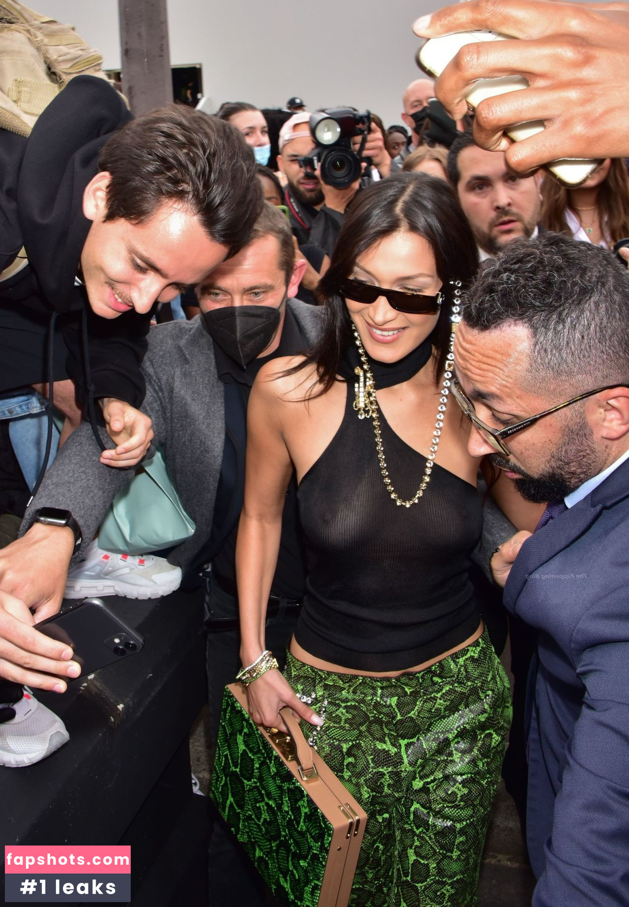 Bella Hadid gallery photo #995