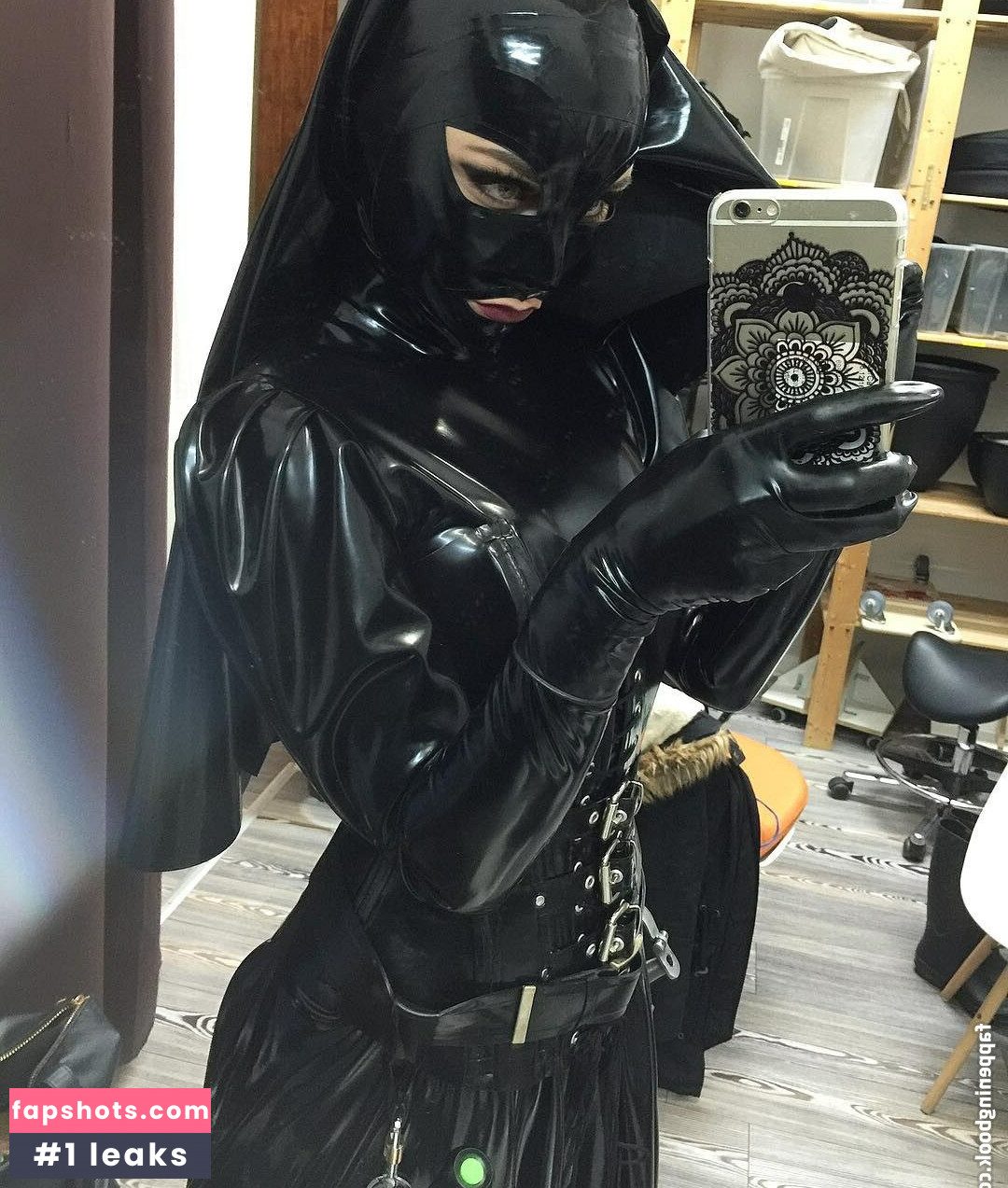 Bella Isadora gallery photo #59