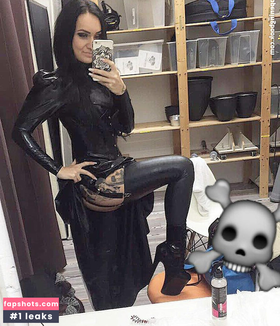 Bella Isadora gallery photo #63