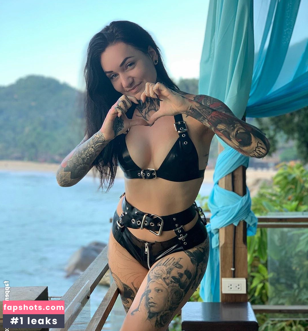 Bella Isadora gallery photo #65