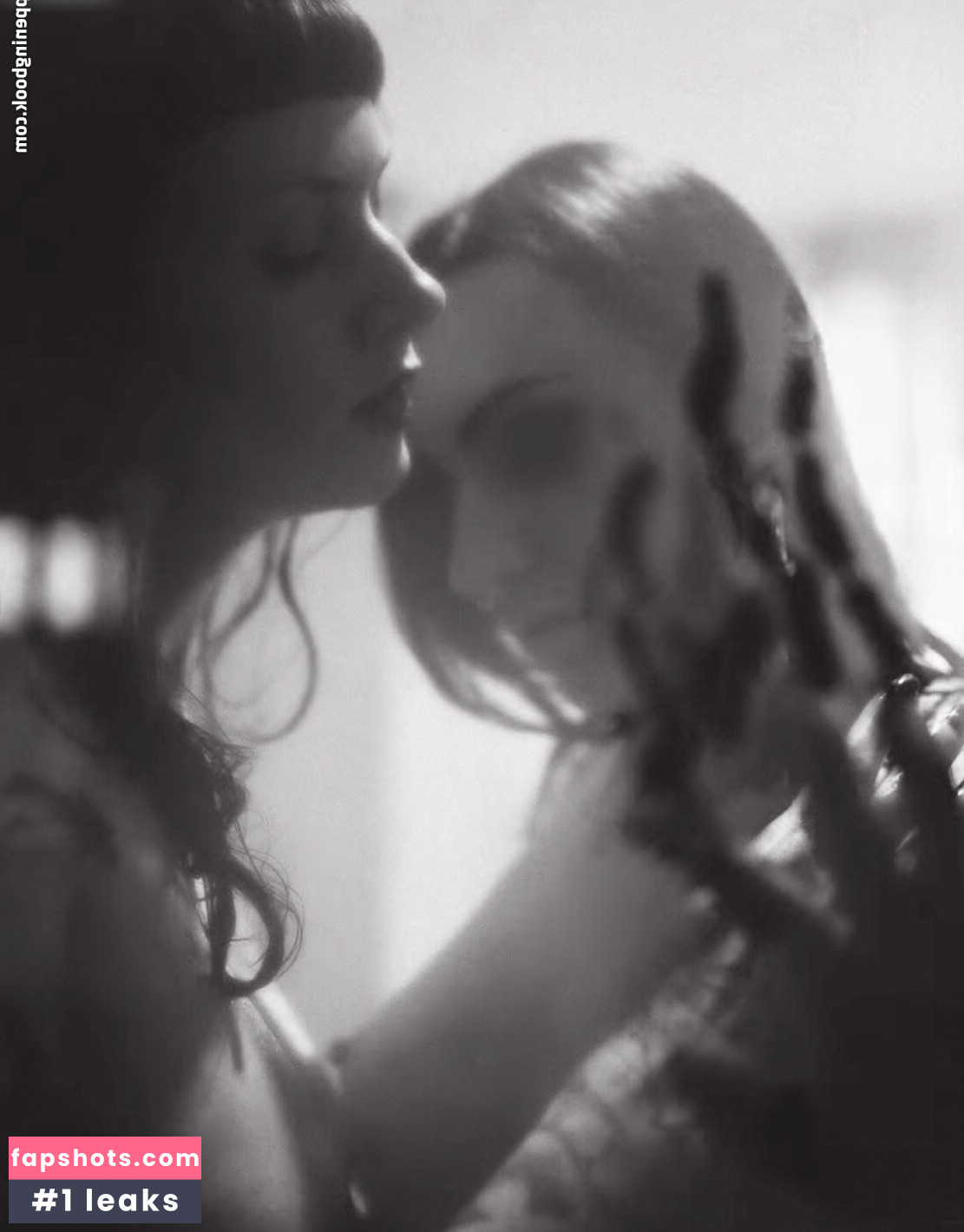 Bella Isadora gallery photo #8